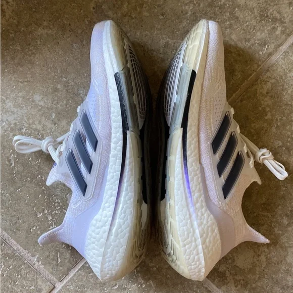 Rare Adidas Ultraboost 21 Primeblue Womens size 9 Ultraboost Shoes - Picture 8 of 13
